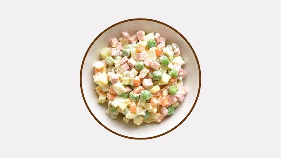 Оливье с колбаской